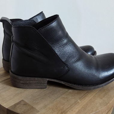 Bottes en cuir noir