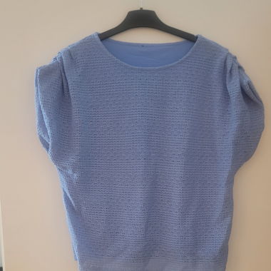 Maglia lavorata a maglia azzurro chiaro