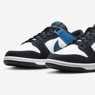 Nike Dunks