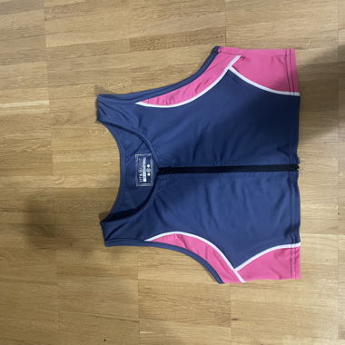 sports bra