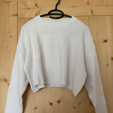 Crop sweater