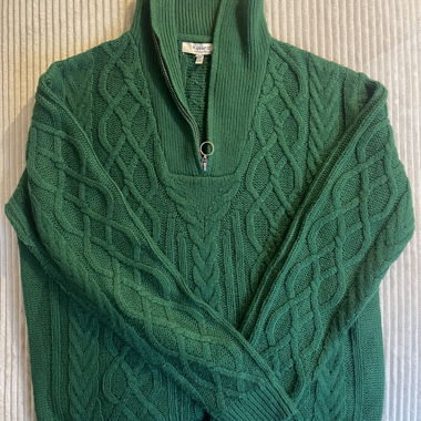 Cable-knit sweater with zipper