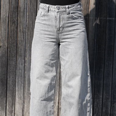 Graue Wide-Leg Jeans