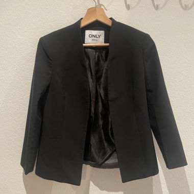 Only - black short jacket blazer