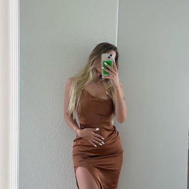Brand neues nude Kleid