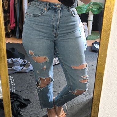 Jeans a vita alta strappato