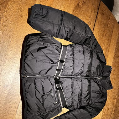 Zara ärmellose Jacke