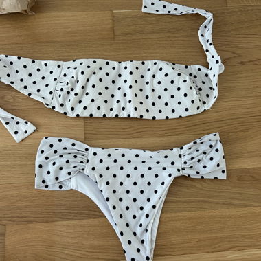 Ensemble de bikini à pois