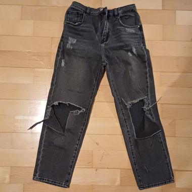 Cool black ripped jeans