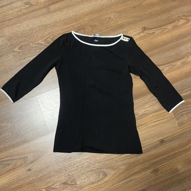 schwarzer dreiviertel pullover