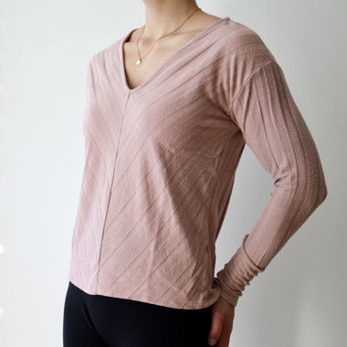 Pull col en V, rose