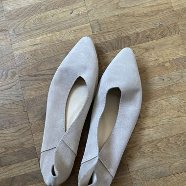 Flat shoes 