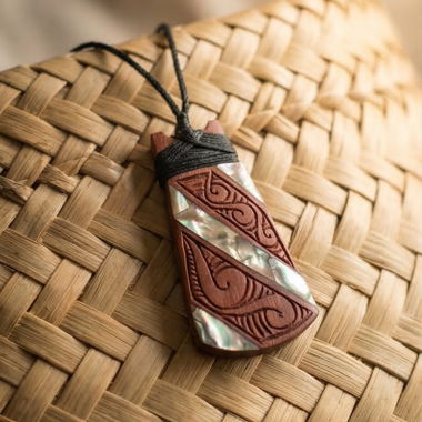 Māori Halskette Hei Toki – handgemacht