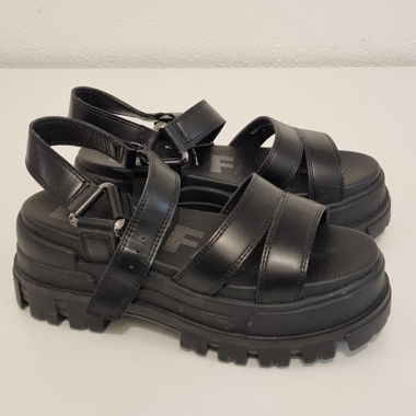 Buffalo Boots Platform Sandals