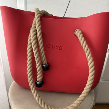 Red O bag tote with rope handles