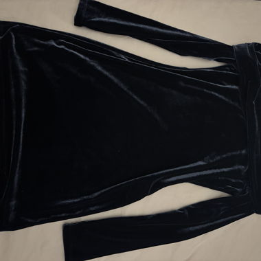 dunkelblaues Samtkleid
