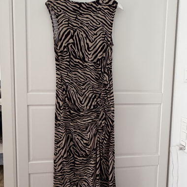 Abito lungo con stampa zebra