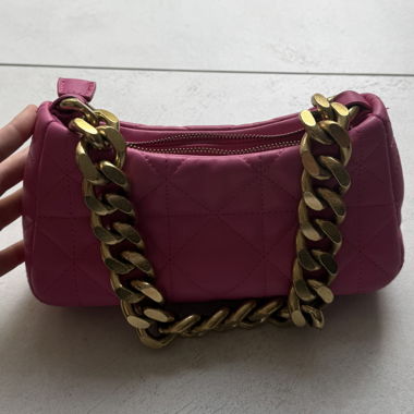 Pinke Kettentasche