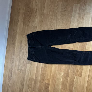 schwarze Jeans