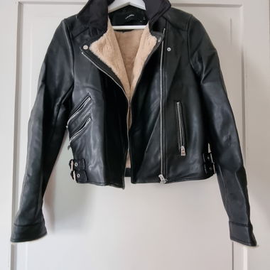 Lederjacke (nicht echt, weich)