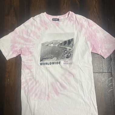 T-shirt grafico tie-dye