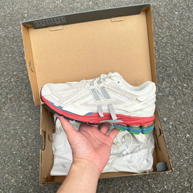 Baskets de course New Balance 1906R rouges