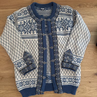 Strickjacke mit Norwegermuster