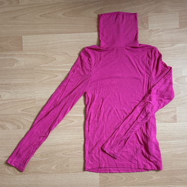 Pinkes Rollkragen-Longsleeve