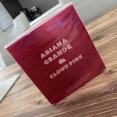 Ariana Grande Cloud Pink Parfum