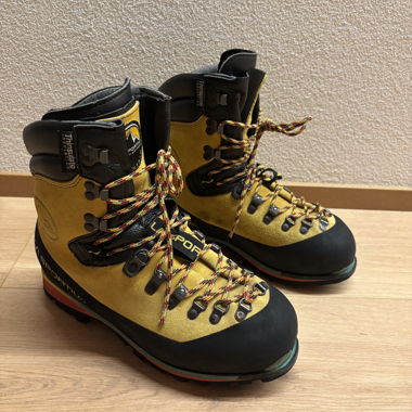 La Sportiva Mountaineering Boot, Crampon-Compatible