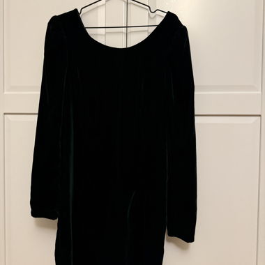 Robe en velours vert foncé