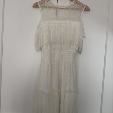 Robe en dentelle couleur crème