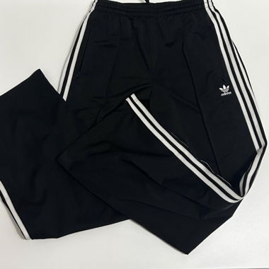 Adidas - Trainingshose im Baggy-Schnitt