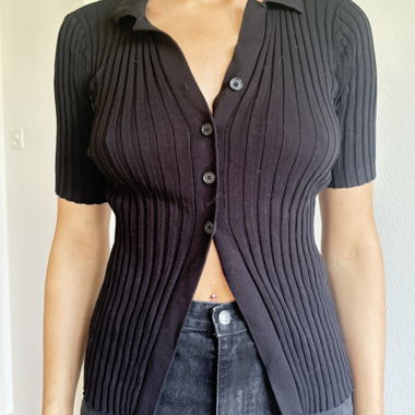 Schwarzer Rippstrick-Cardigan