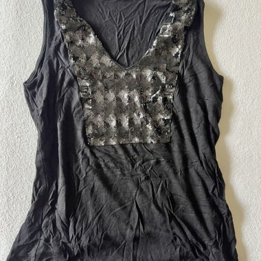 Haut noir à paillettes