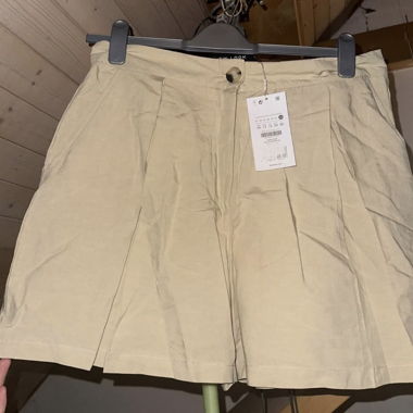 Shorts, EU 44, NEU!