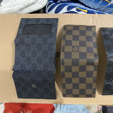 Porte monnaie porte carte lv Gucci 