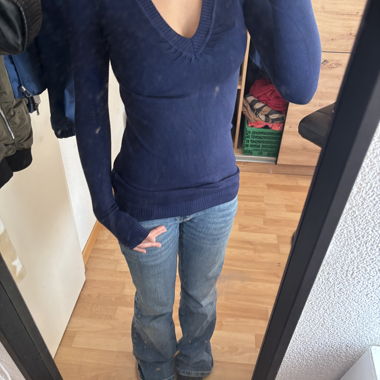 Chicoree V-Neck Sweater XS