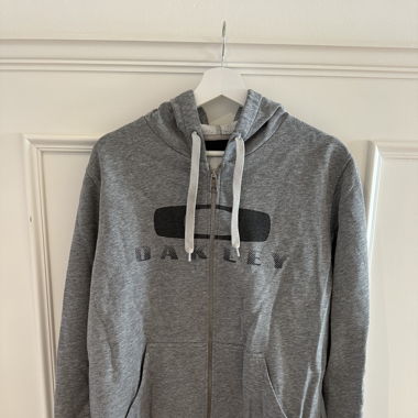 Oakley Zipper