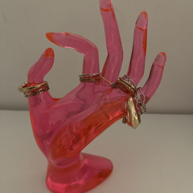 Portagioie a forma di mano