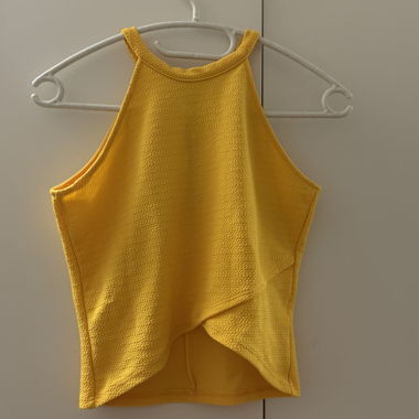 Top with zipper at the back
