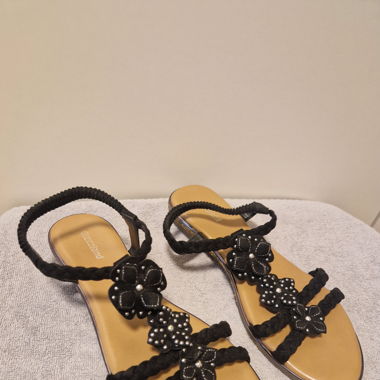 Schwarze Sandalen