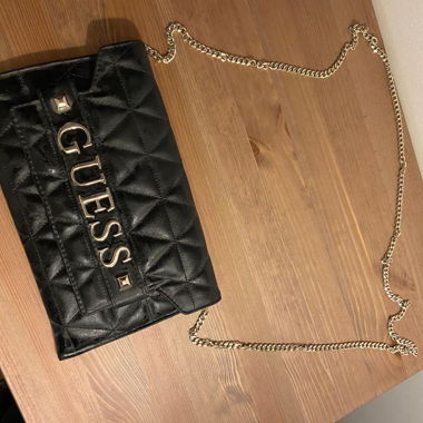 Clutch Guess
