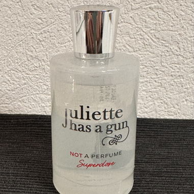 Parfum Juliette Has a Gun
