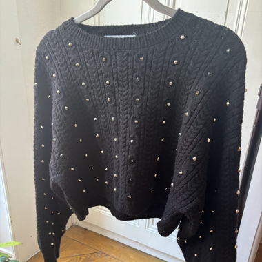 Maglione nero Zara con borchie