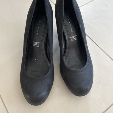 Schwarze Leder-Pumps