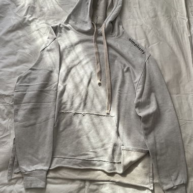 Sweet à capuche gris oversize