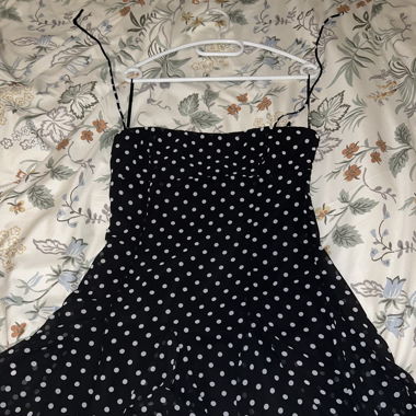 Petite robe noir de princesse polly 