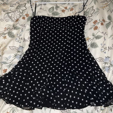 Petite robe noir de princesse polly 