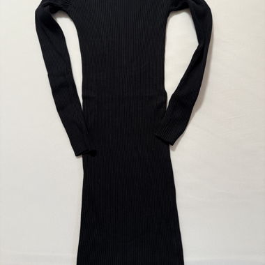 Schwarzes Kleid
